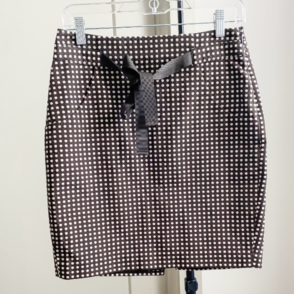 SOLD 💫 The Limited Skirt
